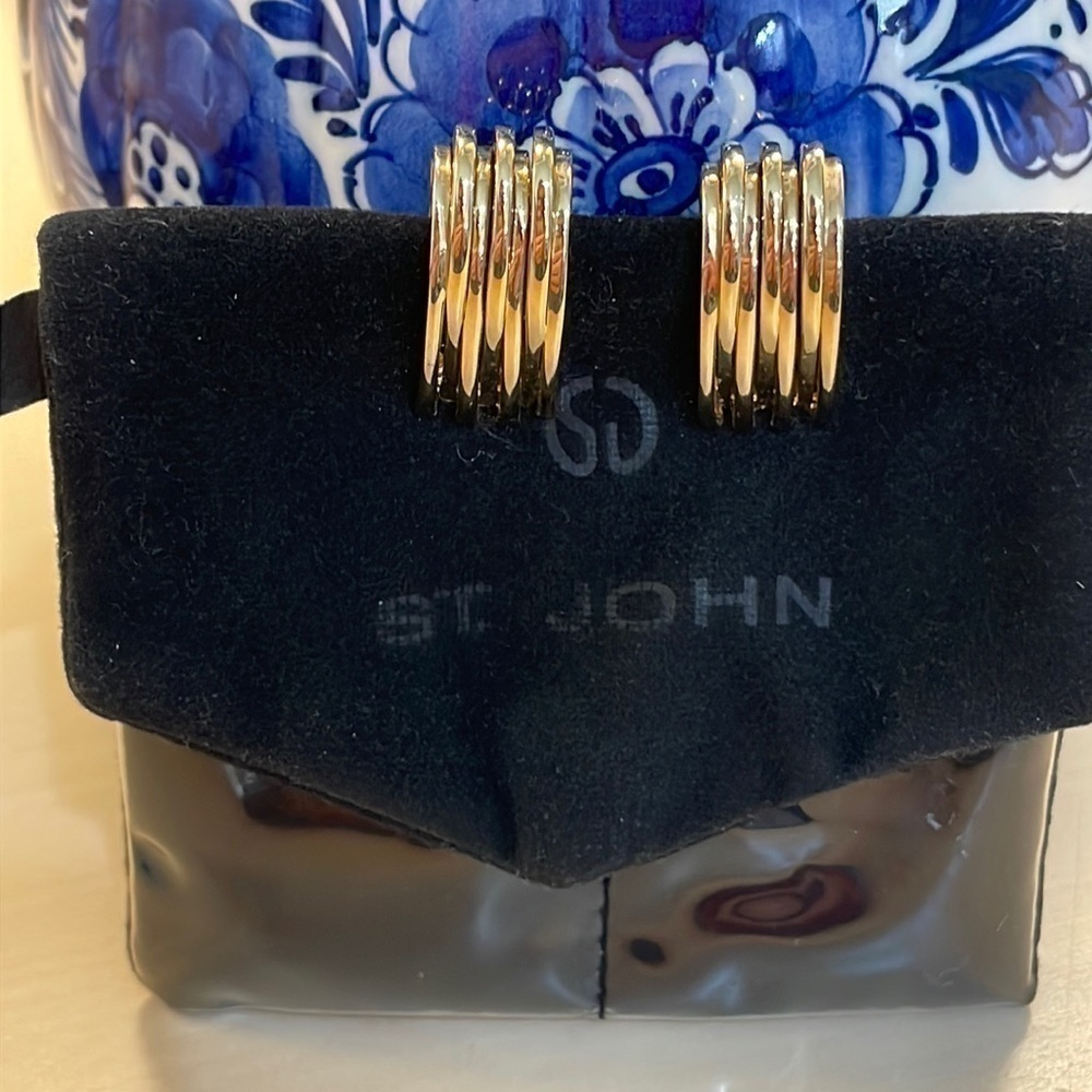St. John Contemporary “Waterfall” Clip On Earringsbeautiful! Like New Condition
